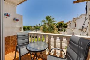 Apartamento en venta en Torrevieja photo 0