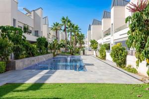 Apartamento en venta en Torrevieja photo 0