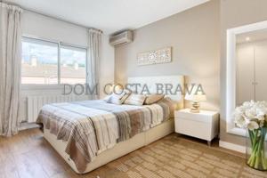 Adosada en venta en Sarrià de Ter, Gironès photo 0