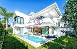 Chalet en venta en Marbella, Milla de oro photo 0