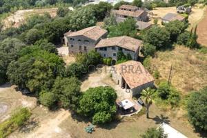 Casa con terreno en venta en Argelaguer, La Garrotxa photo 0