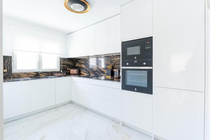 Adosada en venta en Torrevieja photo 0