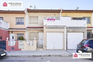 Adosada en venta en Vinaròs, Casco Urbano photo 0