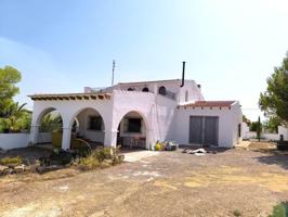 Chalet en venta en Novelda photo 0