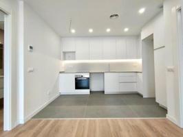 Apartamento en venta en Barcelona, El Baix Guinardó photo 0