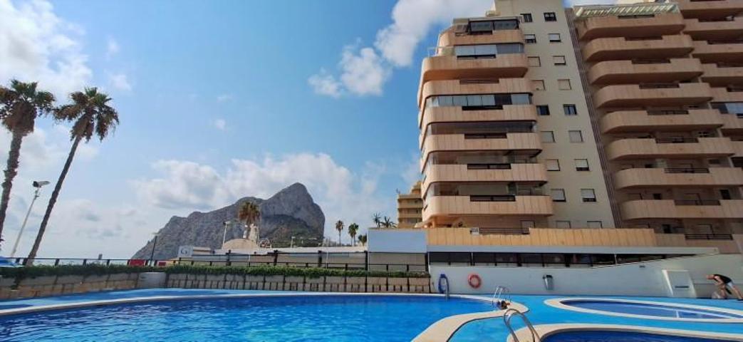 Apartamento en venta en Calpe, Primera Línea de Playa Levante (La Fossa) photo 0