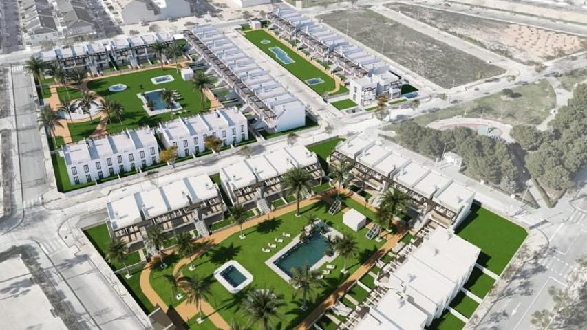 Adosada en venta en Pilar de la Horadada photo 0