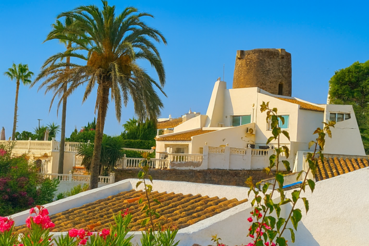 Adosada en venta en Estepona photo 0