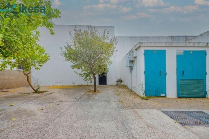 Local comercial en venta en Bollullos par del Condado, Andalucia photo 0