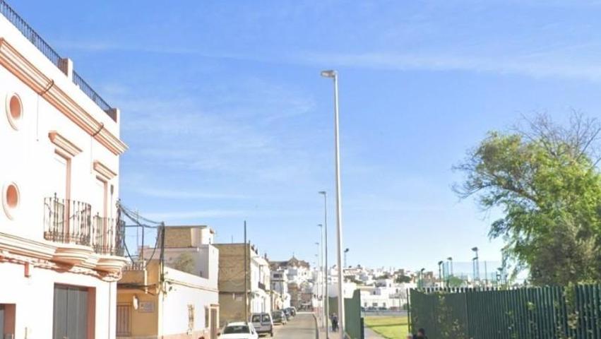 Adosada en venta en Las Cabezas de San Juan, Avda miguel hernandez photo 0