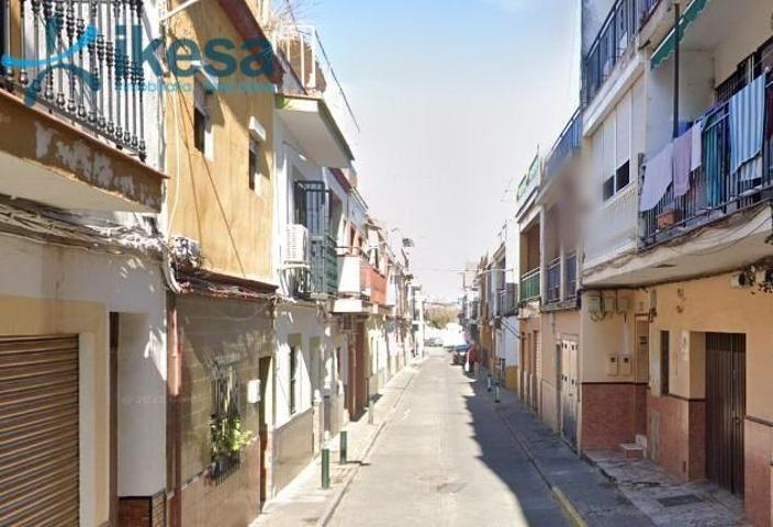 Piso en venta en Sevilla, El Carmen photo 0