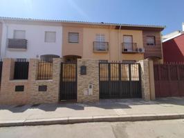 Adosada en venta en Lucena, Lucena photo 0