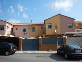 Adosada en venta en Benacazón, Andalucia photo 0