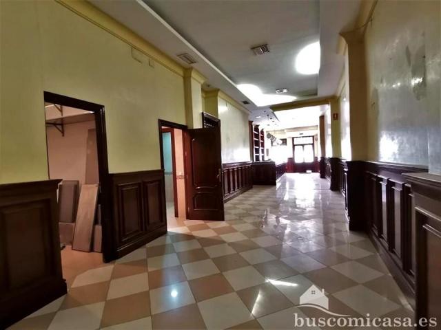Local comercial en venta en Linares, Calle Santiago, 23700 photo 0