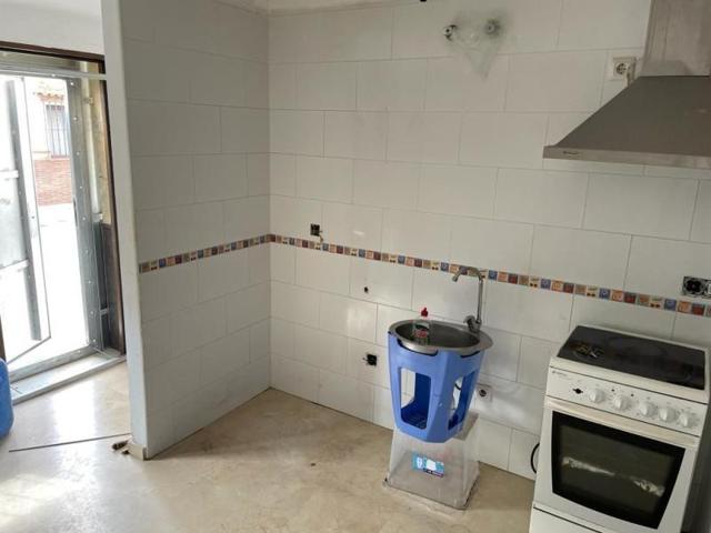 Adosada en venta en La Línea de la Concepción, Calderon de la Barca photo 0