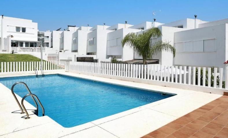 Adosada en venta en Conil de la Frontera, El pocito blanco photo 0