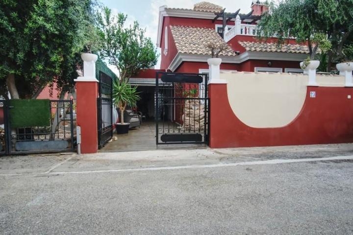 Adosada en venta en Orihuela Costa photo 0