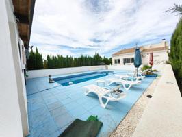 Chalet en venta en Pinoso, Comunidad valenciana photo 0