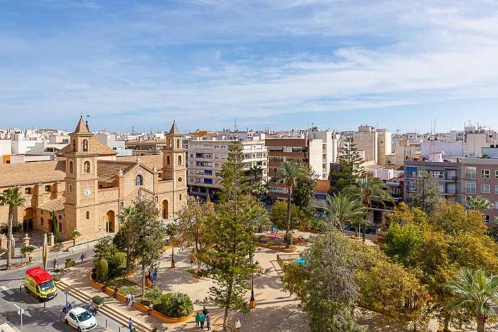 Piso en venta en Torrevieja photo 0