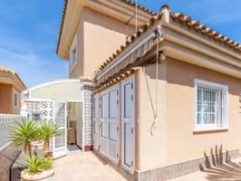 Chalet en venta en Torrevieja, Los Altos photo 0