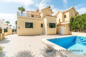 Chalet en venta en Orihuela Costa, Villamartín-Las Filipinas photo 0