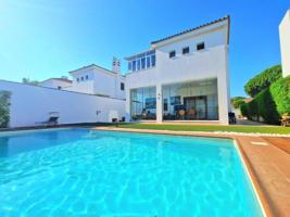 Chalet en venta en Chiclana de la Frontera, Las rapaces photo 0