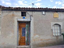 Casa en venta en Adanero, Centro photo 0