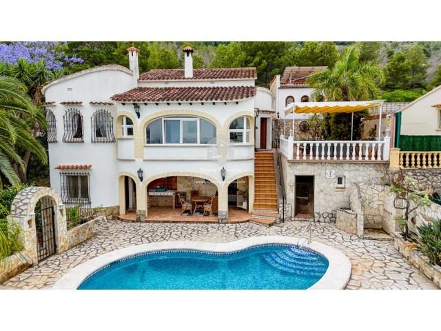 Chalet en venta en Denia photo 0