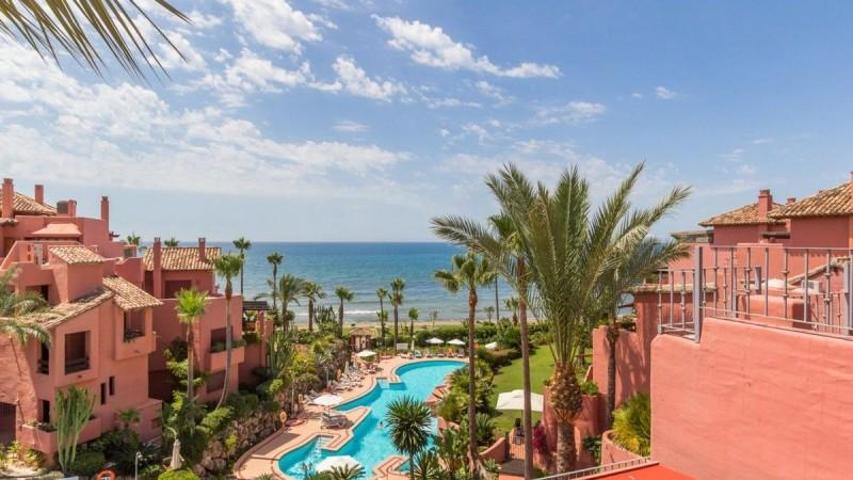 Aticos en venta en Estepona, New Golden Mile photo 0