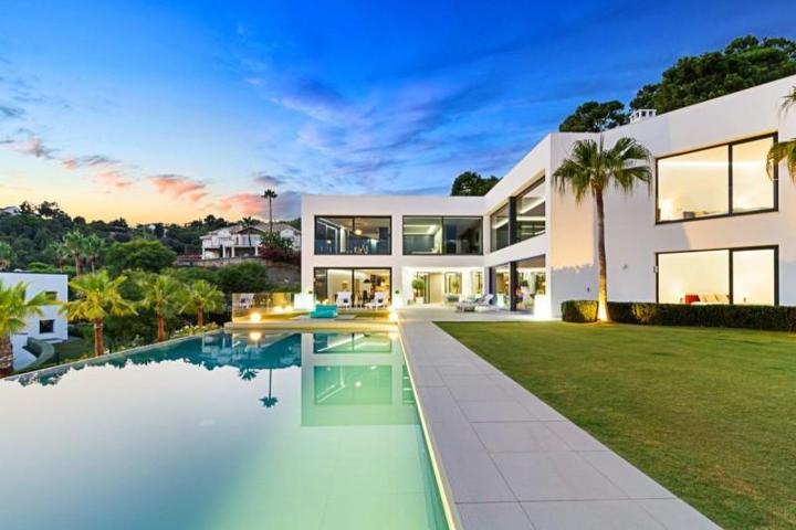 Chalet en venta en Benahavís, La Heredia photo 0