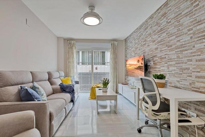 Apartamento en venta en Fuengirola, 2ª Línea de playa photo 0