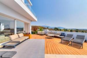 Chalet en venta en Mijas, Calanova photo 0