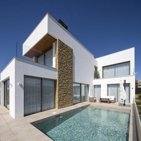 Chalet en venta en Mijas, Calaburra - chaparral photo 0