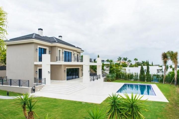 Chalet en venta en Benahavís, Los flamingos photo 0