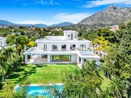 Chalet en venta en Marbella, Lomas de Marbella Club photo 0