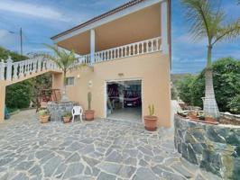 Bungalow en venta en Adeje photo 0