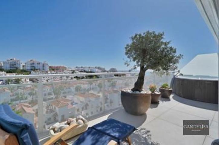 Apartamento en venta en Benalmádena photo 0