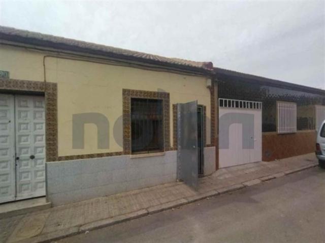 Adosada en venta en Puertollano, Calatrava photo 0