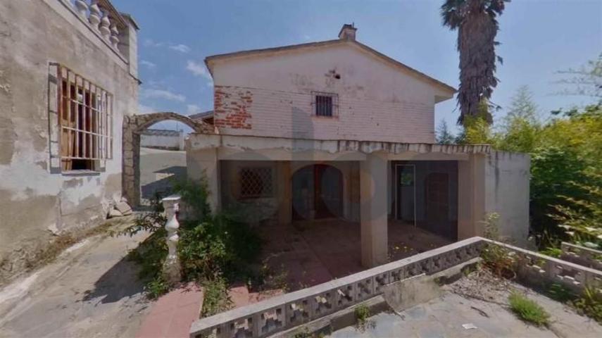 Chalet en venta en Riudarenes, La Selva photo 0