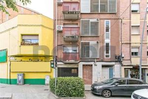 Local comercial en venta en Rubí, Vallès Occidental photo 0