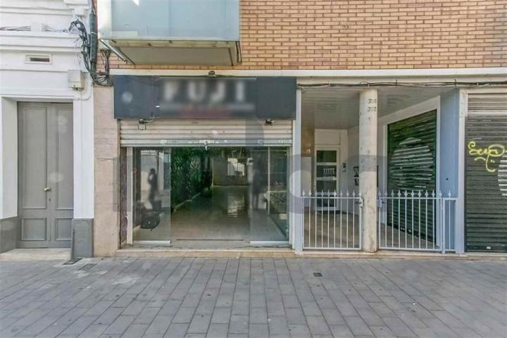 Local comercial en venta en Calella, Maresme photo 0