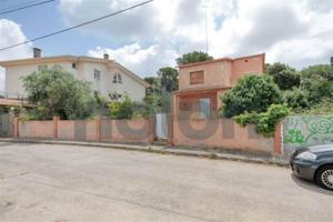 Chalet en venta en Bigues i Riells, Vallès Oriental photo 0