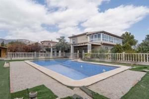 Chalet en venta en Albatera, Baix Segura photo 0