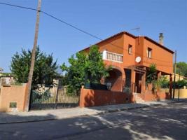Adosada en venta en Sant Miquel de Fluvià, Alt Empordà photo 0