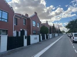 Adosada en venta en Valladolid, Parquesol photo 0
