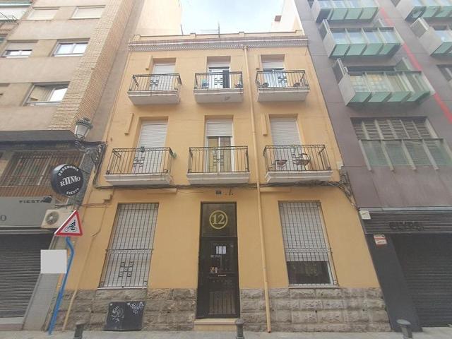 Edificio en venta en Alicante, Mercado photo 0