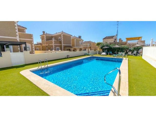 Chalet en venta en San Miguel de Salinas photo 0