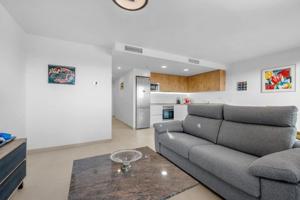 Apartamento en venta en Torrevieja, Punta Prima photo 0