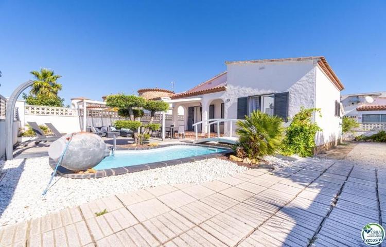 Chalet en venta en Roses photo 0