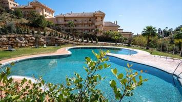Apartamento en venta en Marbella, Aloha photo 0